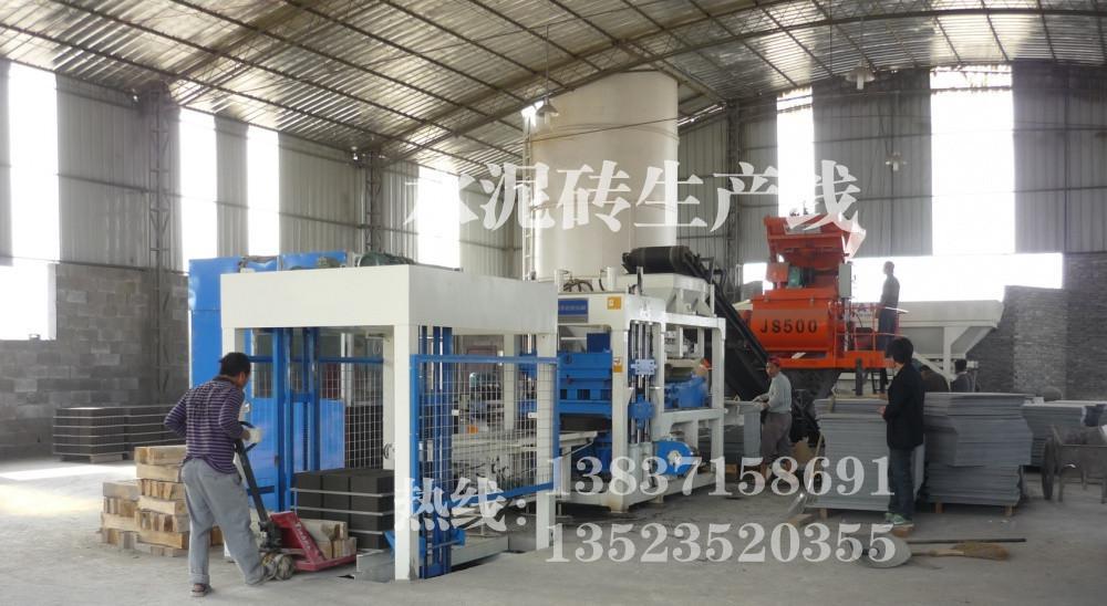 雙布料彩色制磚機(jī)設(shè)備，大型彩色路面磚機(jī)價格